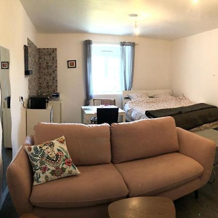 studio 20 min de la mer Plouaret Eksteriør bilde